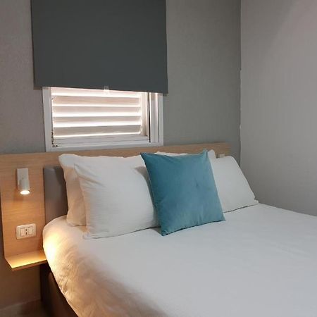 אור יהודה Airport Guest House מראה חיצוני תמונה