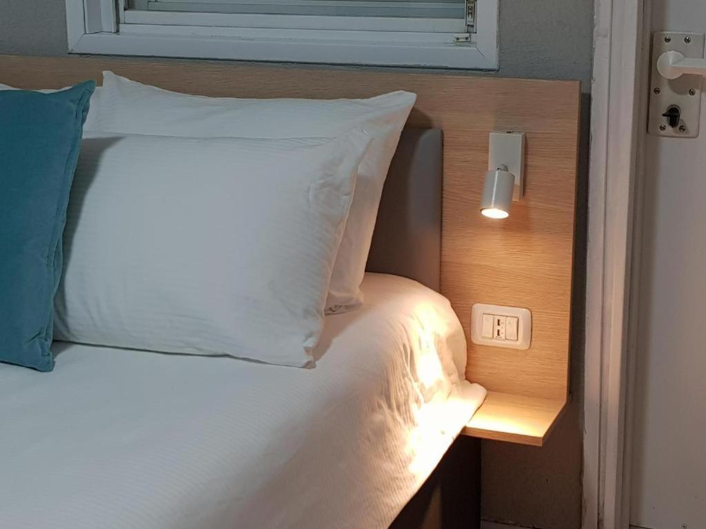 אור יהודה Airport Guest House מראה חיצוני תמונה