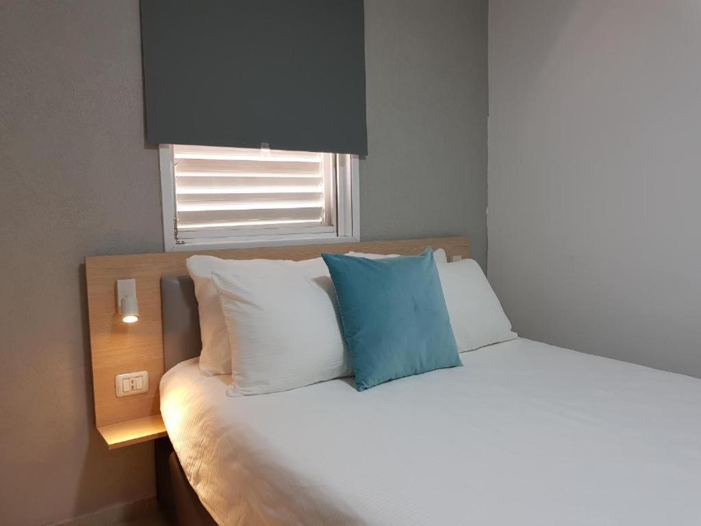 אור יהודה Airport Guest House מראה חיצוני תמונה