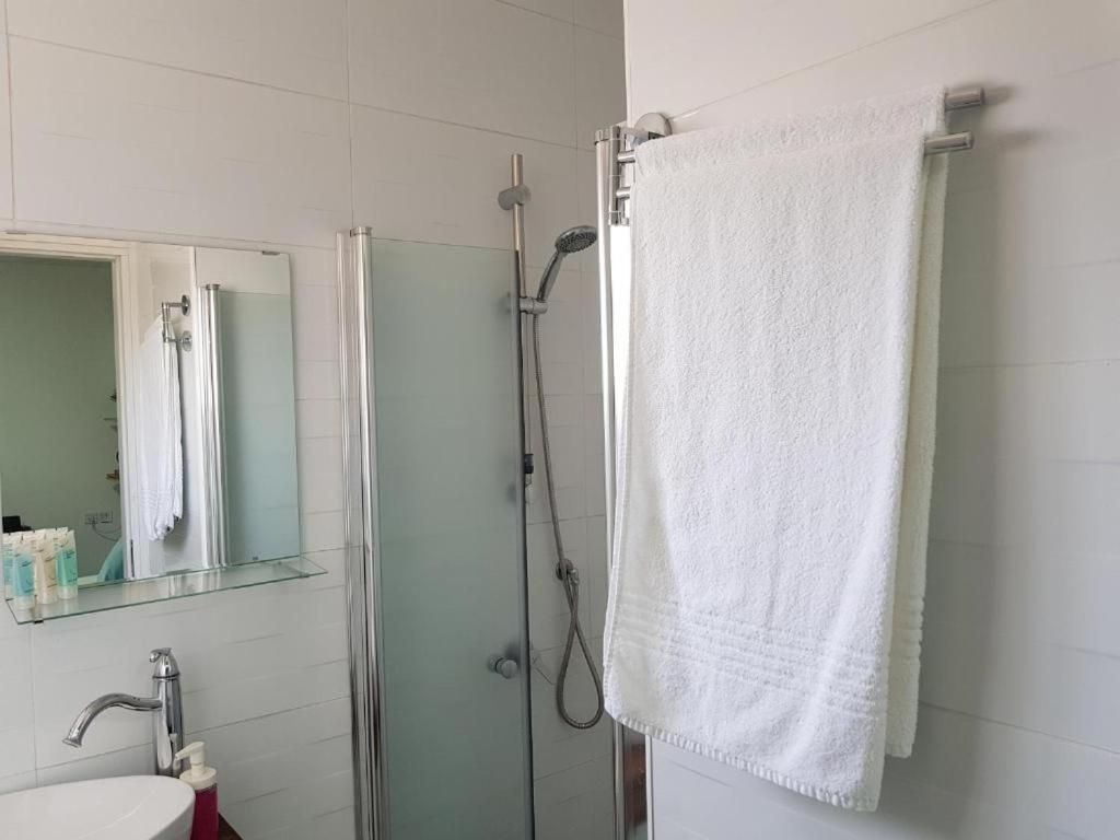 אור יהודה Airport Guest House מראה חיצוני תמונה
