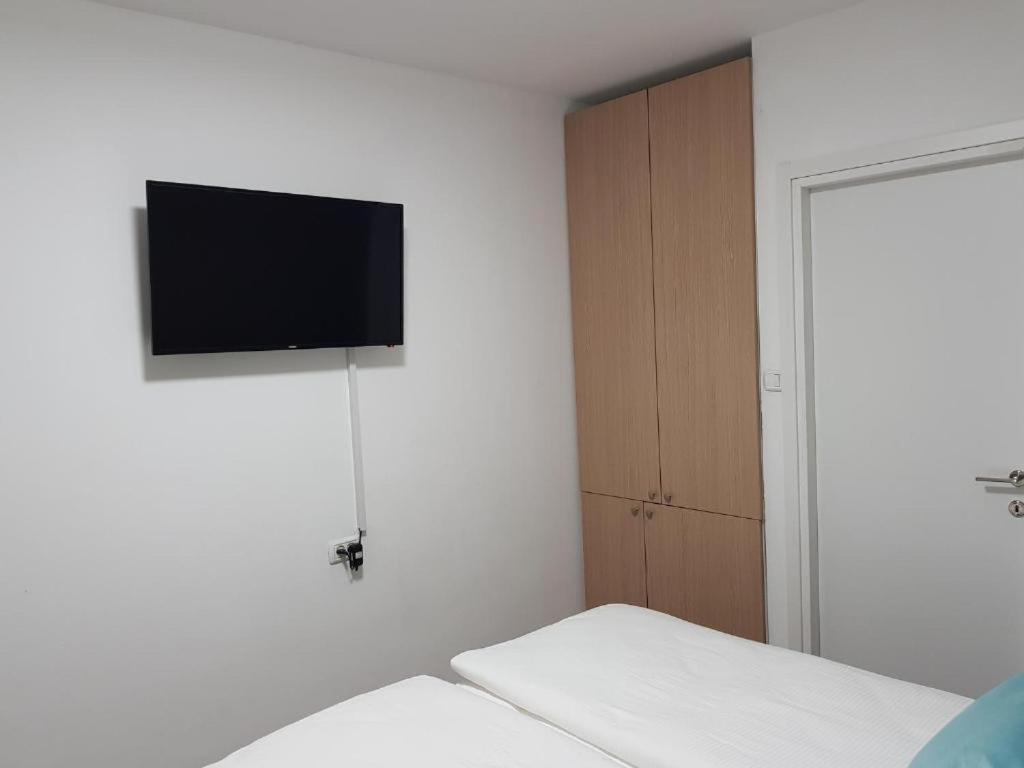 אור יהודה Airport Guest House מראה חיצוני תמונה
